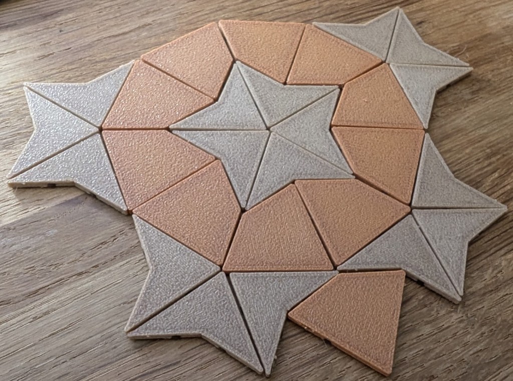 Prototype 3D-printed Penrose P2 tiles: a starry pattern that didn’t make the final fridge cut. Beautiful… but not fridge-door material.